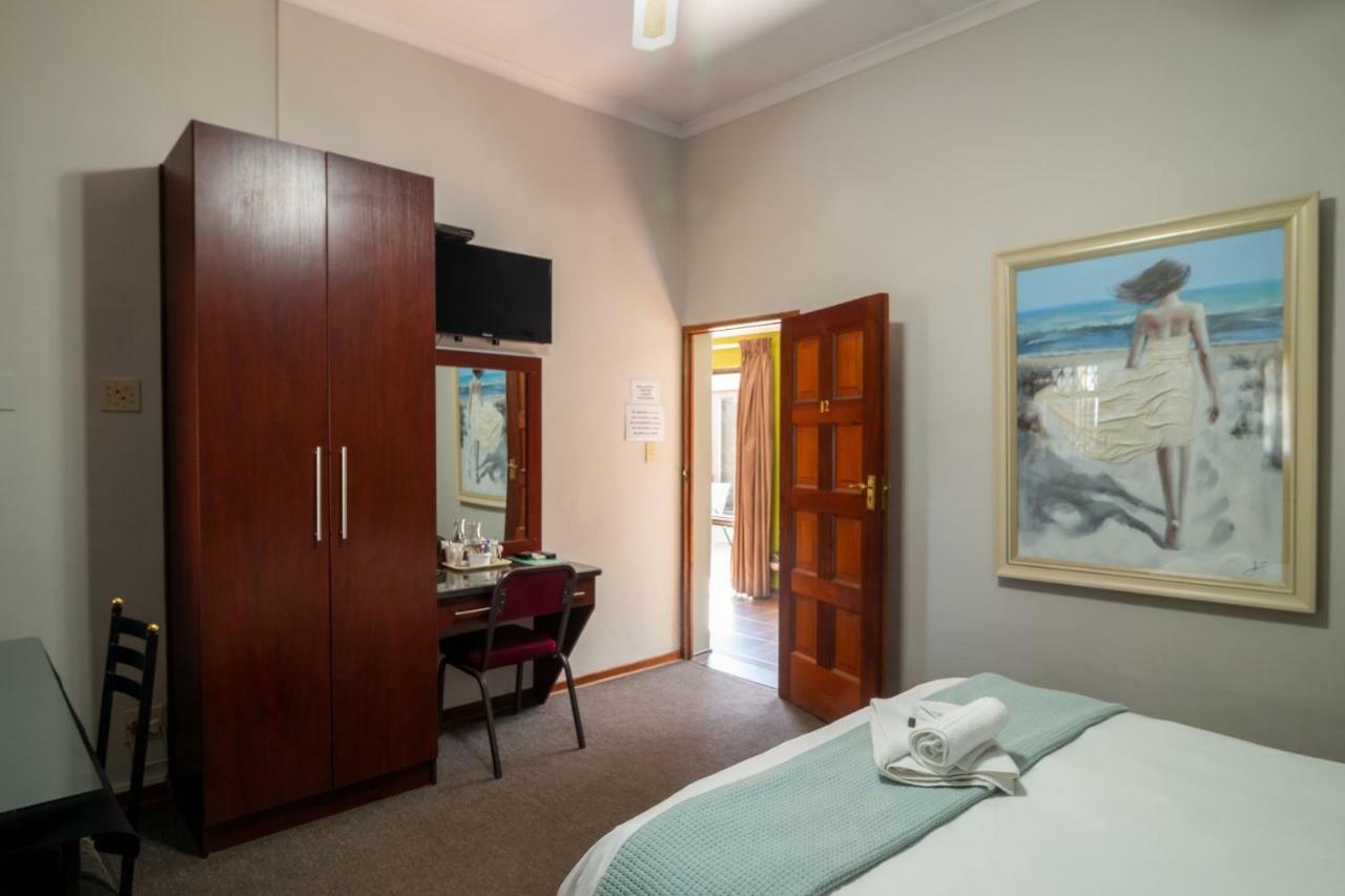 Lala Dene Lodge Bloemfontein Exterior foto